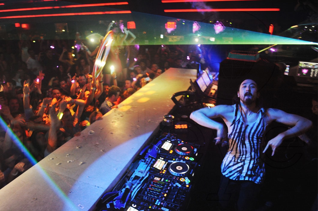 009- 43- Steve Aoki djing 38_new