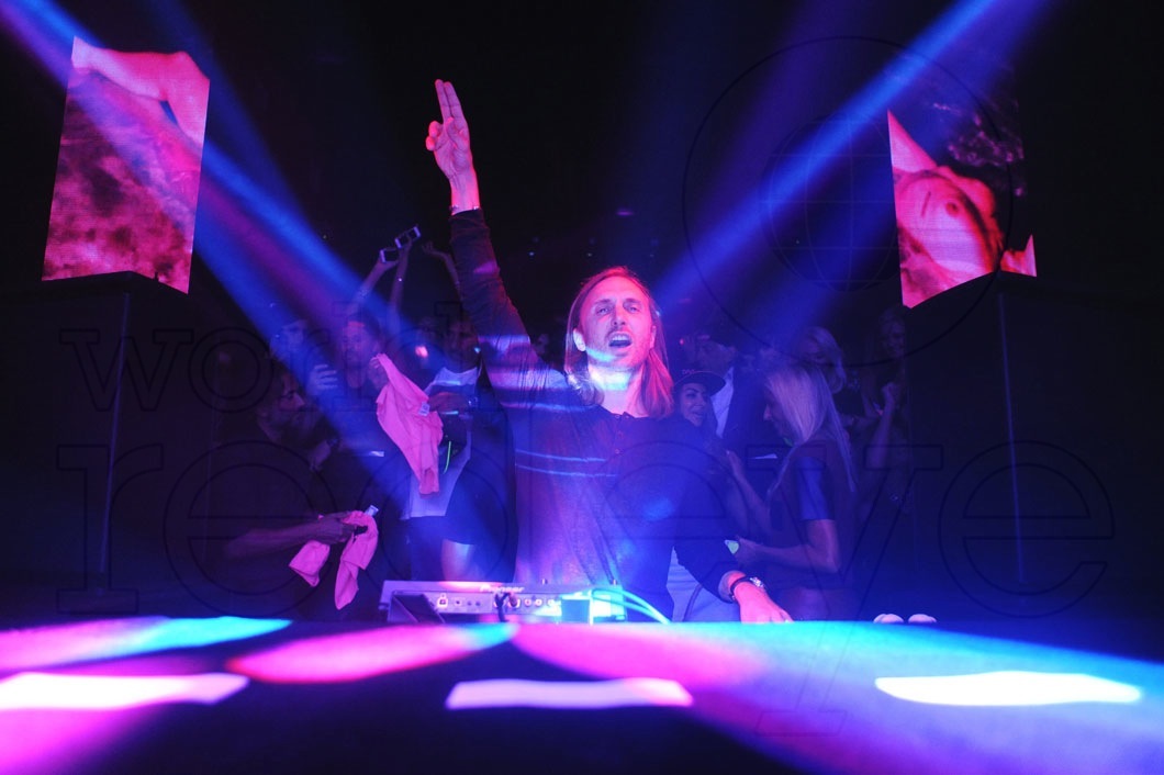 03- David Guetta DJing10