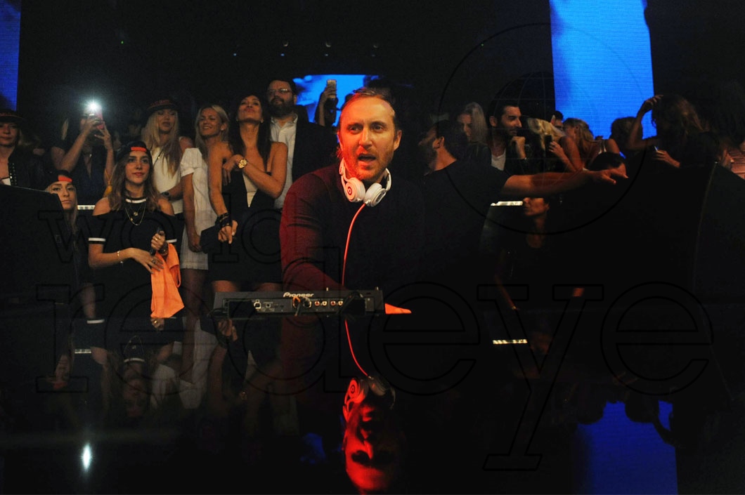 04- David Guetta DJing10_new