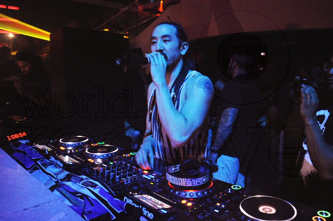 047- 28- Steve Aoki djing 22_new