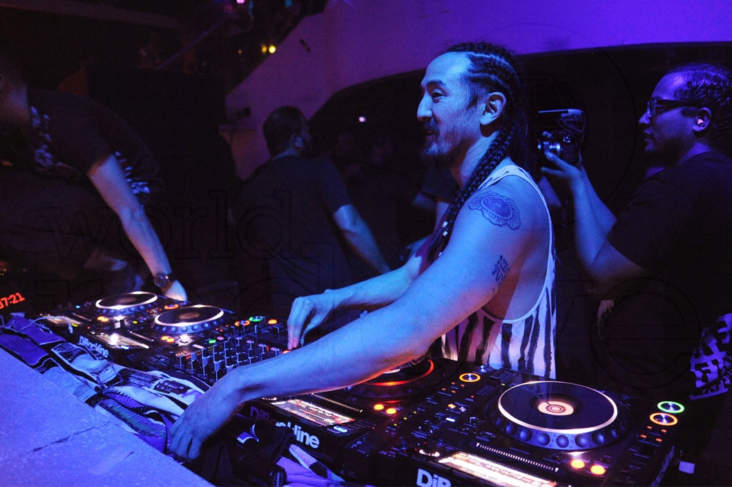 048- 27- Steve Aoki djing 20_new