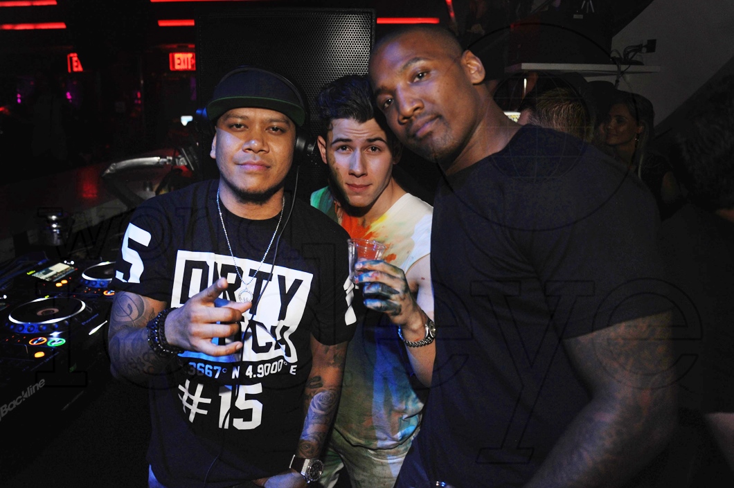 05-05-3.5-Chuckie, Nick Jonas, & Shaun Phillips_new