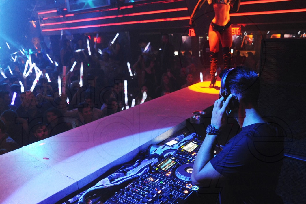 05- Cedric Gervais DJing5_new