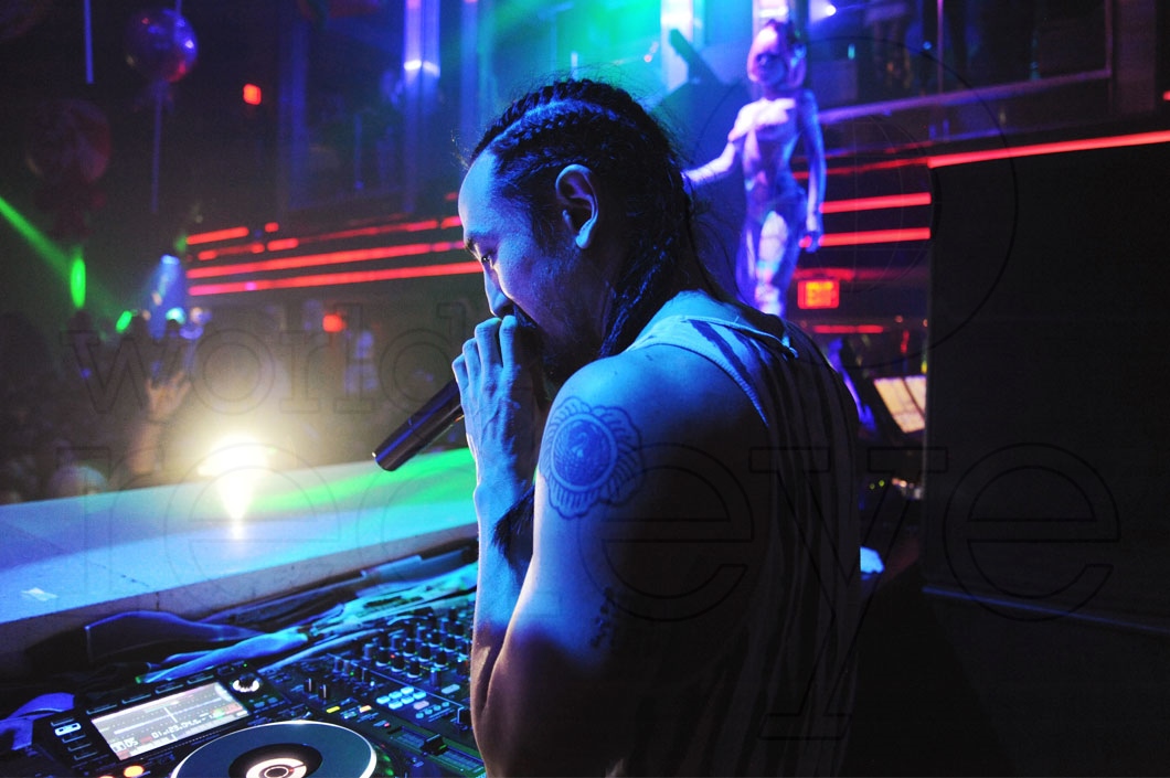 050- 04- Steve Aoki djing 7_new