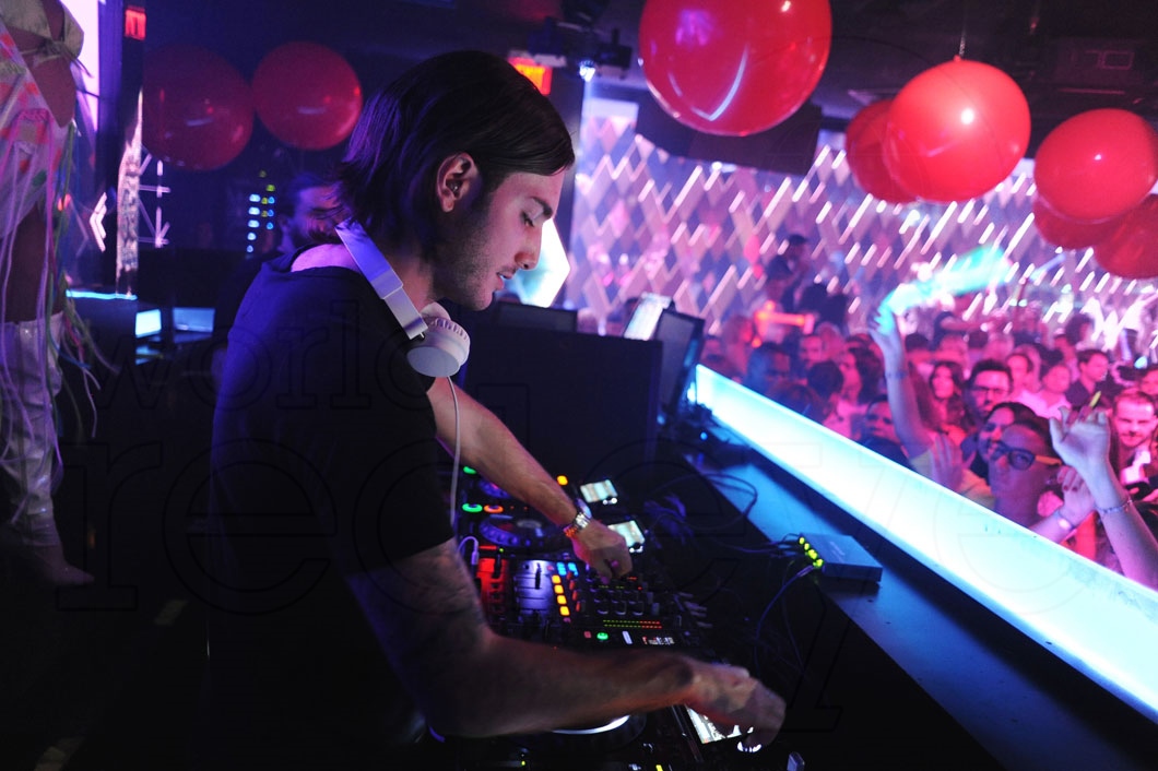 10-Alesso DJing17_new