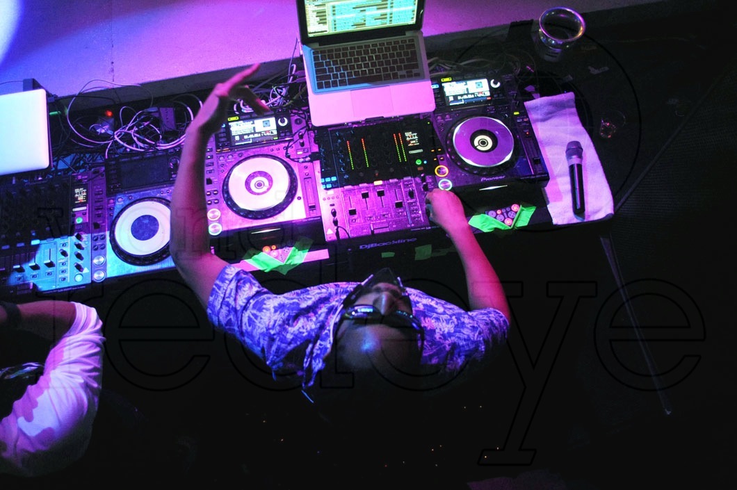 11-Lil Jon DJing15