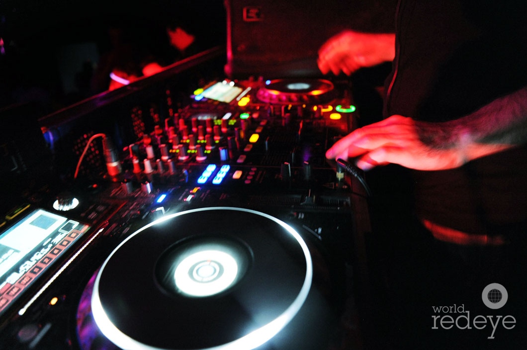 12- DJ Rascal djing 4_new