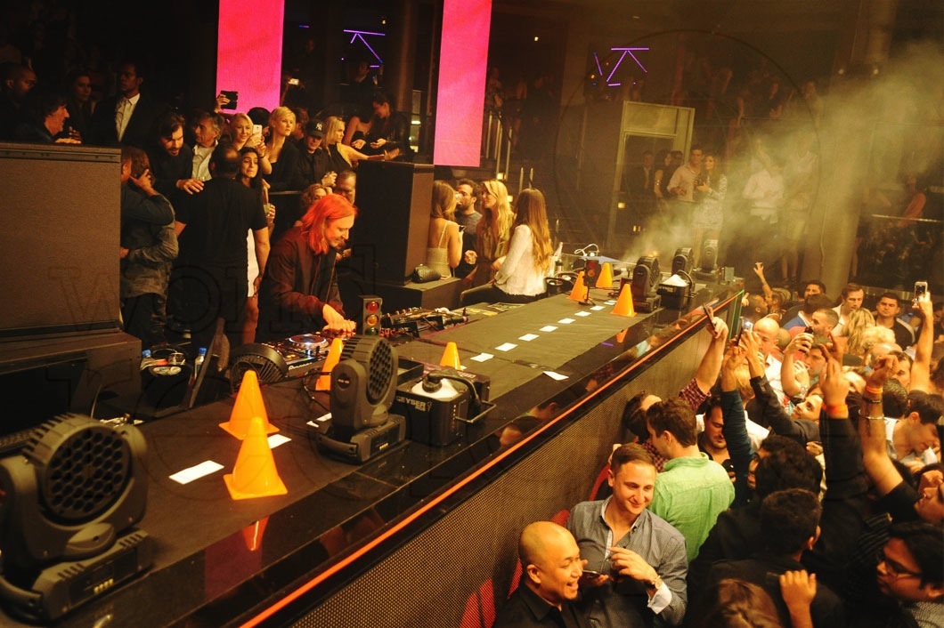 14- David Guetta DJing5