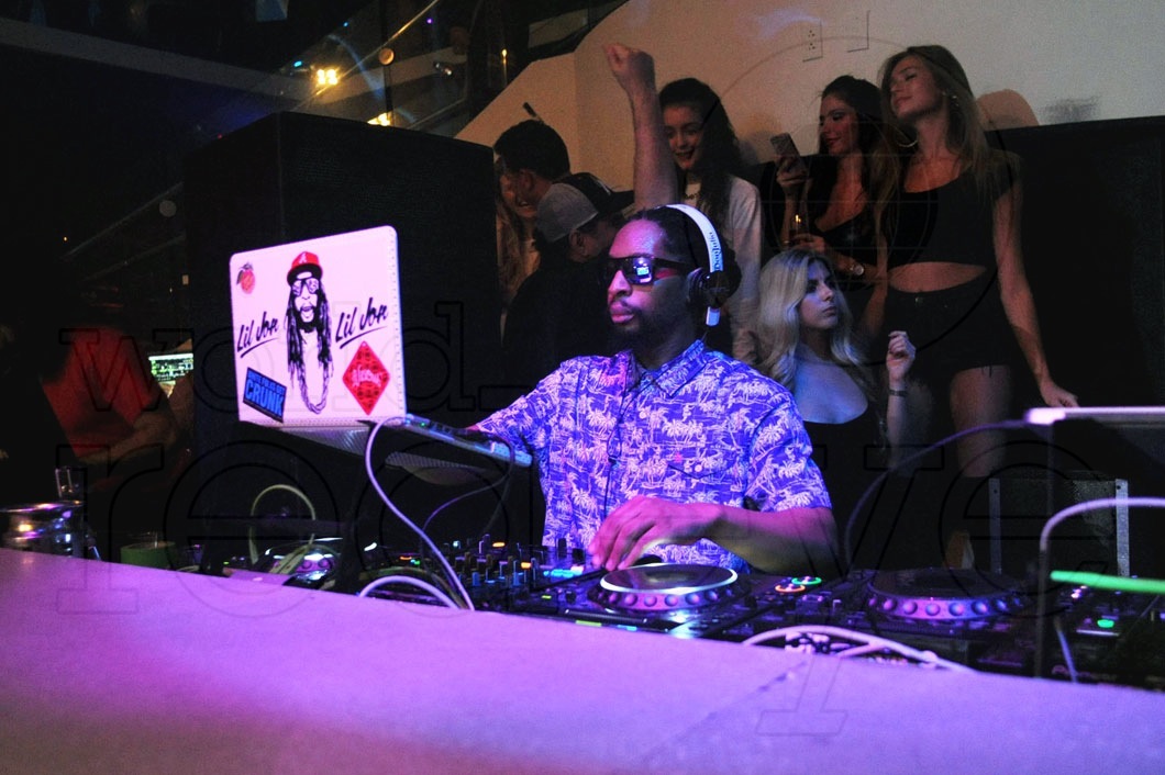 14-Lil Jon DJing41