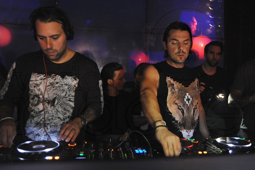 15-Axwell & Ingrosso DJing11