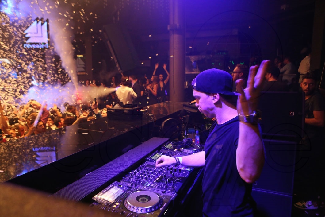 16-Hardwell DJing33_new