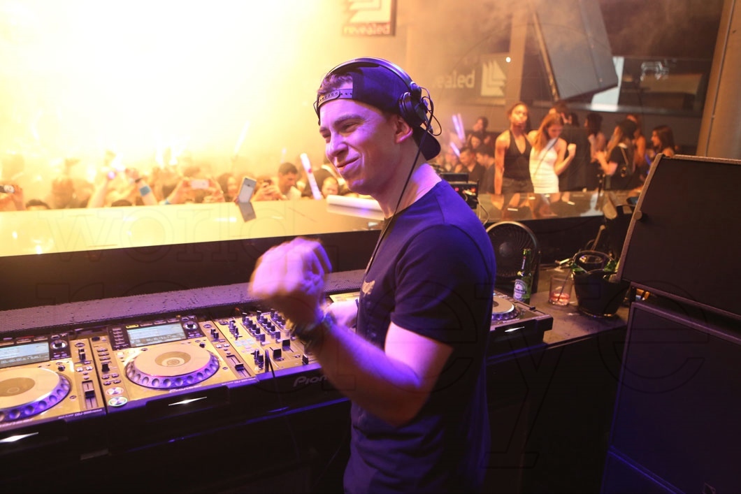 17-Hardwell DJing46_new