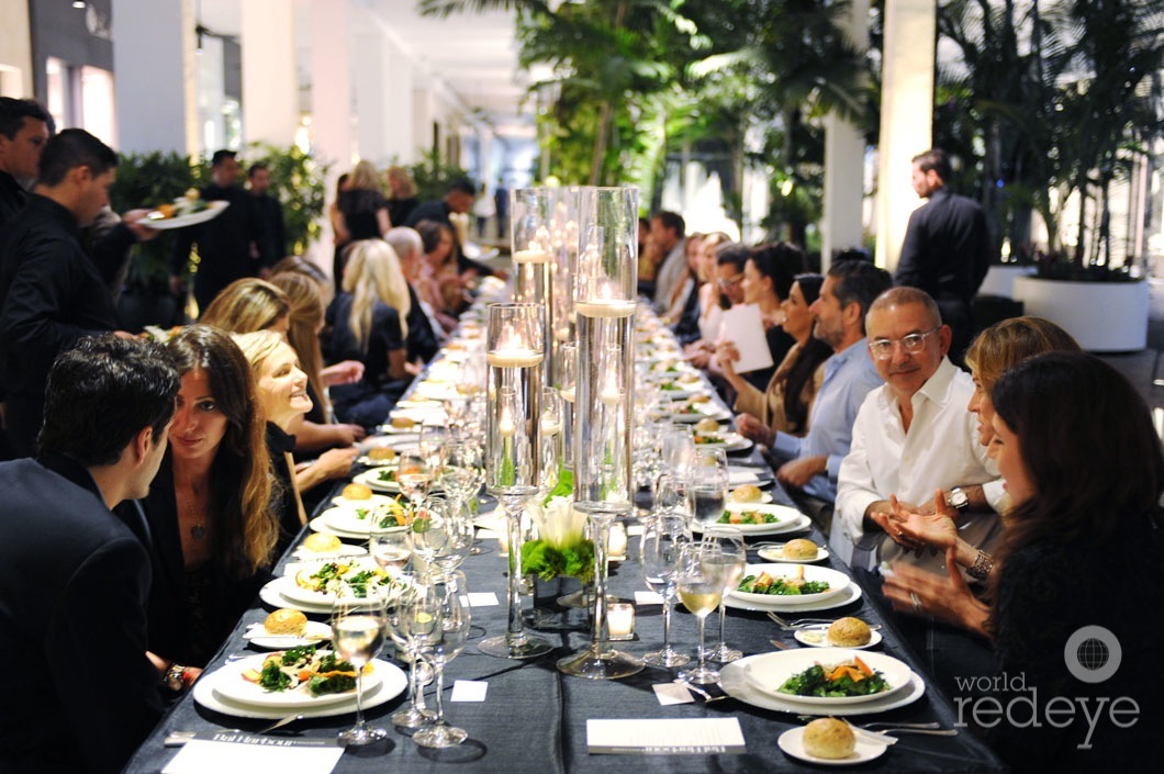 18-Matthew Whitman Lazenby, third generation leader of Bal Harbour Shops, hosted an intimate dinner in Bal Harbour Shops (2)