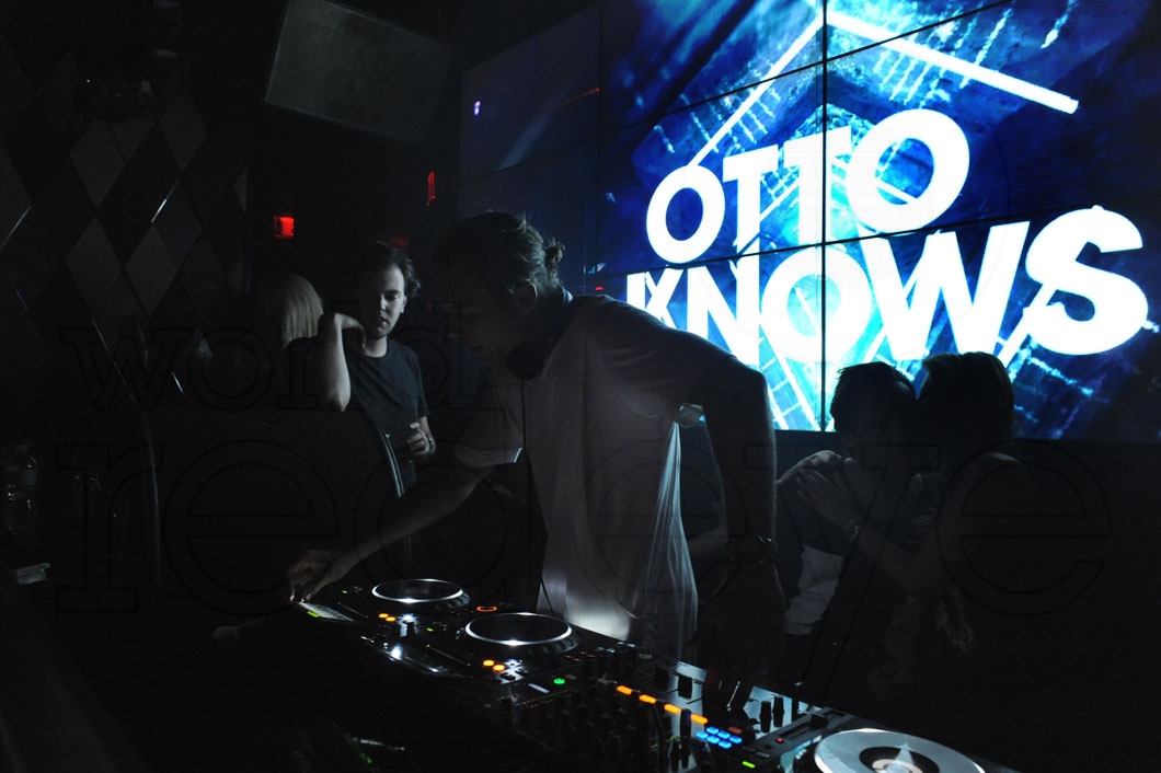 18-Otto Knows DJing7_new