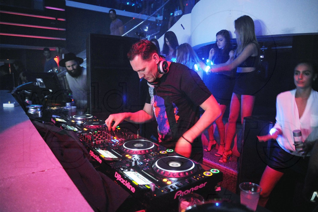 19- Tiesto djing 2_new