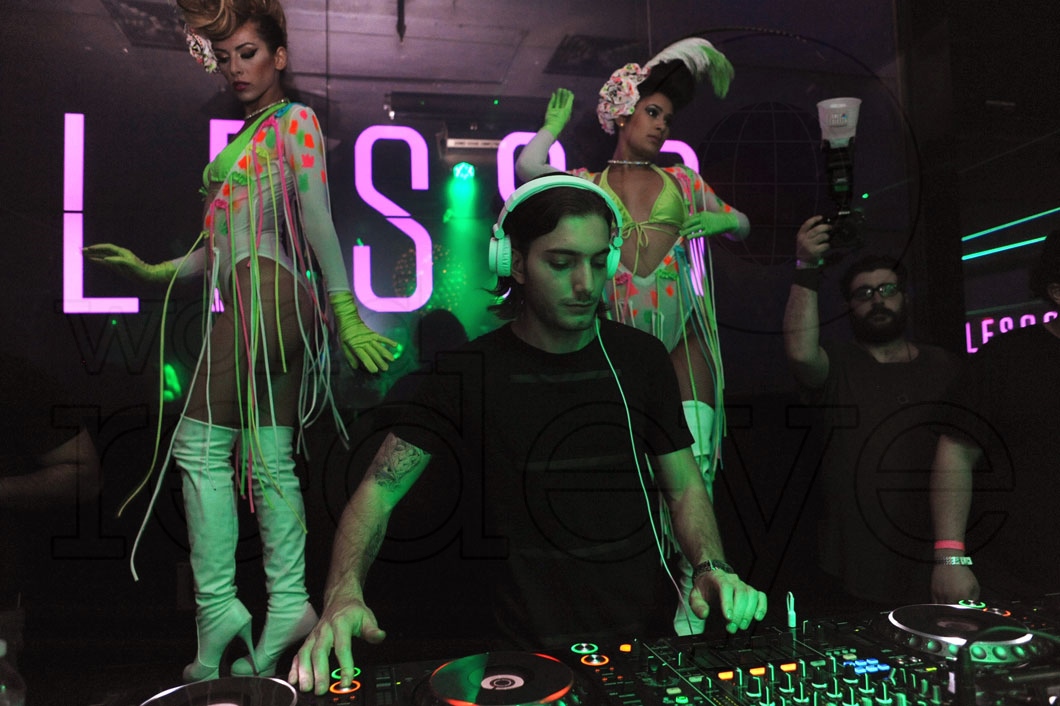 2-Alesso DJing12_new