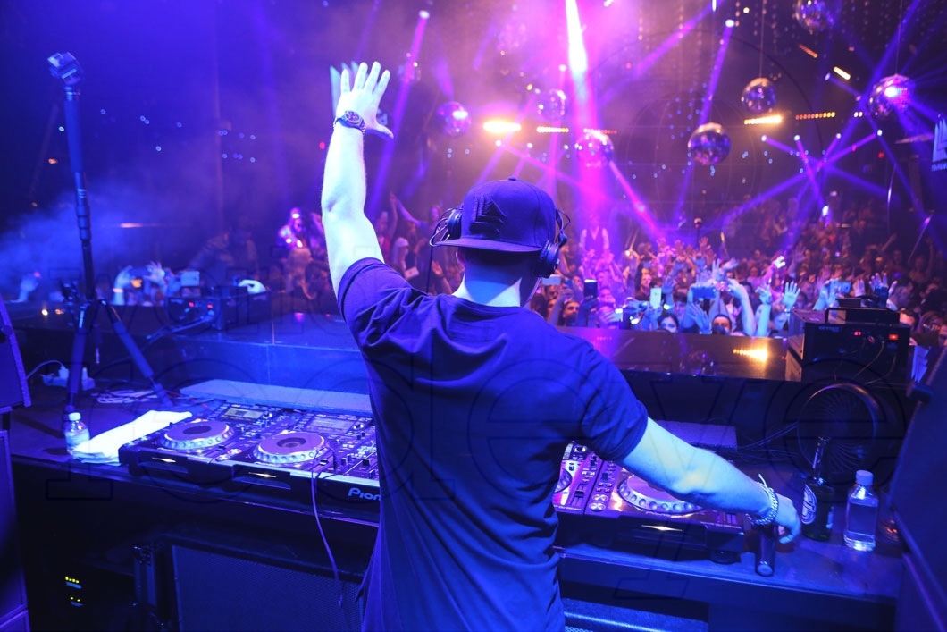 20-Hardwell DJing6_new