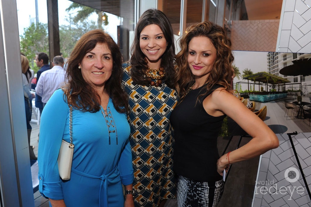 25- Anneliese Velazquez, Ena Espino Pereda, & Catalina Martinez