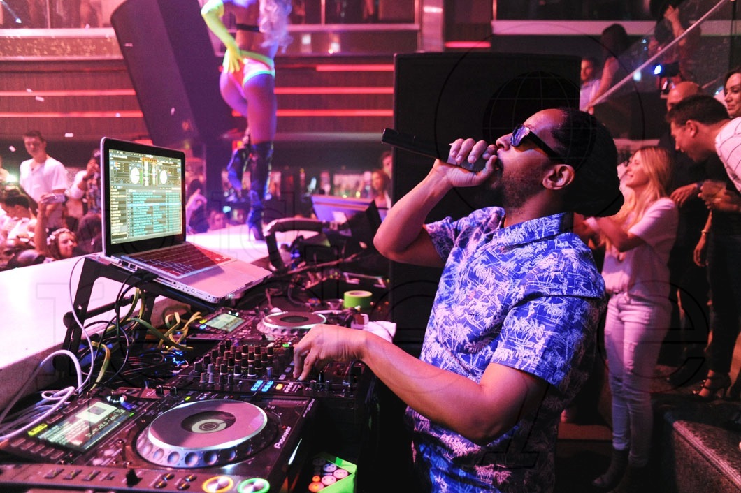 32-Lil Jon DJing6