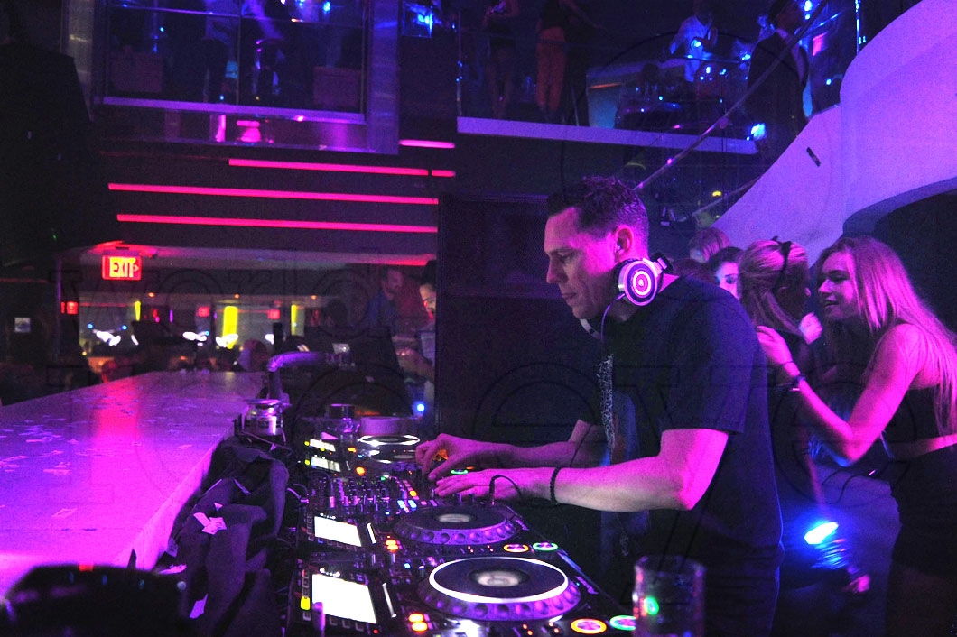 34- Tiesto djing 24_new