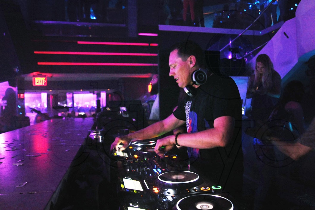 35- Tiesto djing 26_new