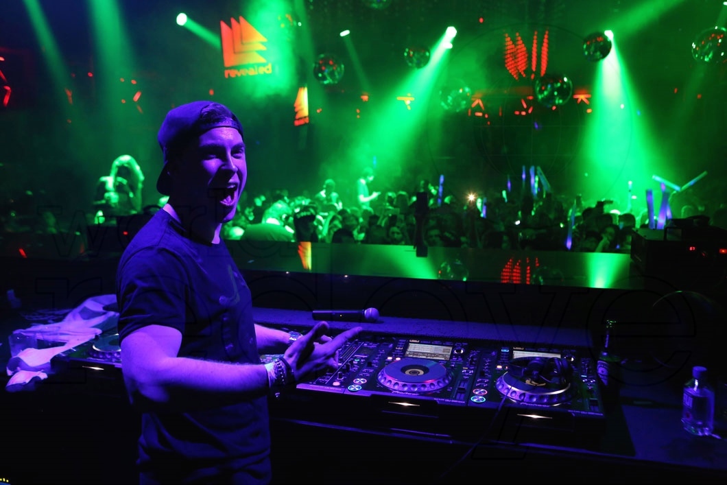 48-Hardwell DJing21_new