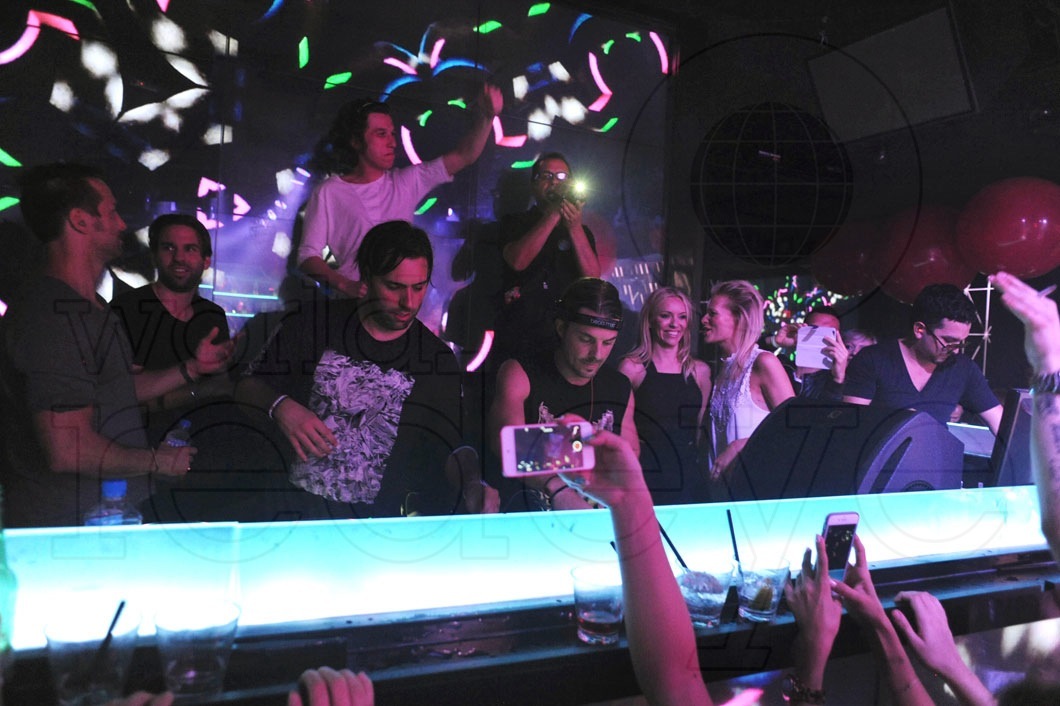 6-Axwell & Ingrosso DJing16