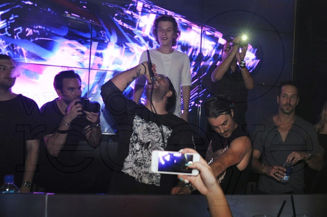 8-Axwell & Ingrosso DJing19