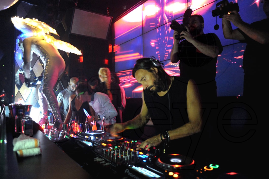 8-Bob Sinclar DJing5_new