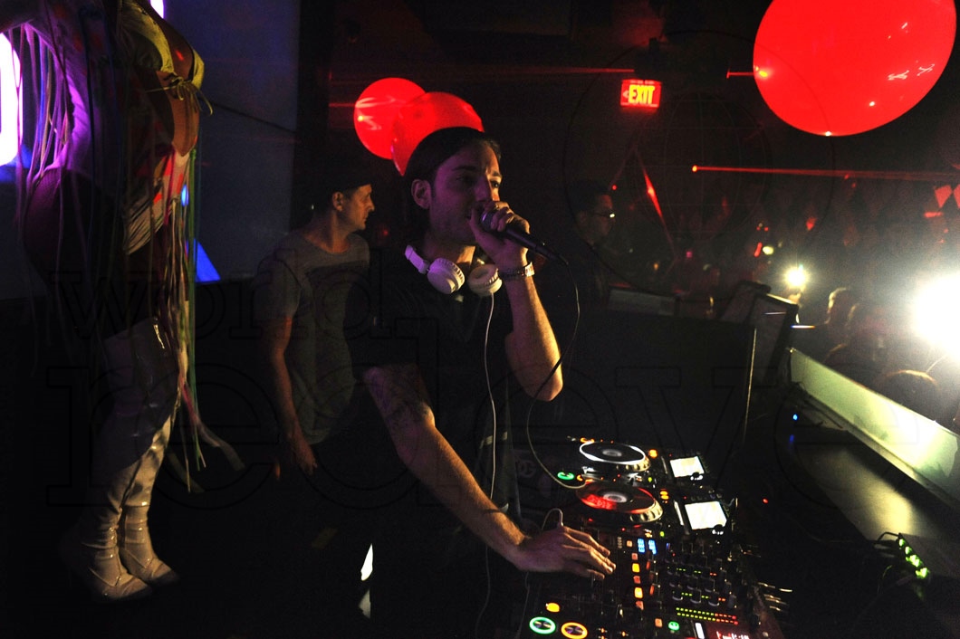 Alesso DJing_new