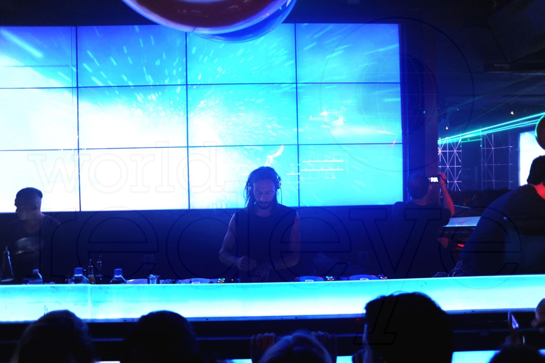 Bob Sinclar DJing40_new