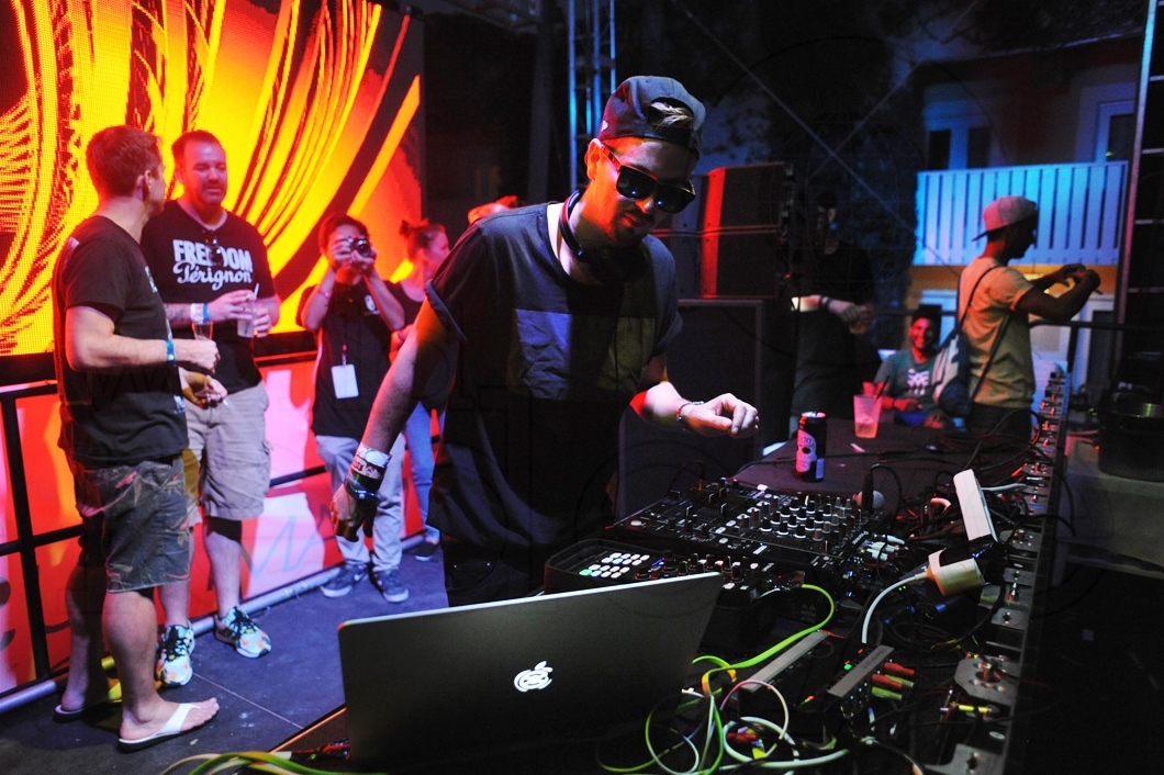 06-Robin Schulz DJing21_new