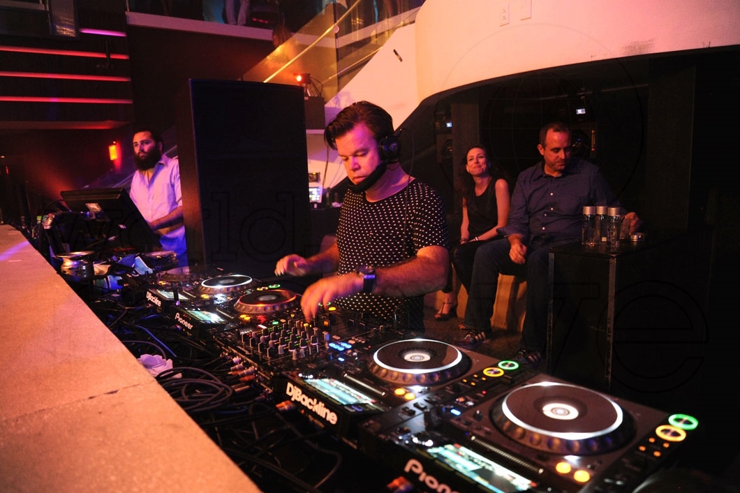 4-Paul Oakenfold djing 7_new