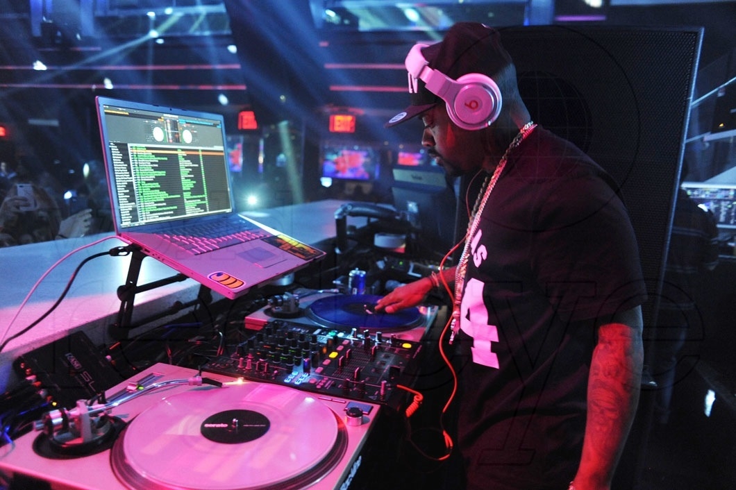 11-Jermaine Dupri DJing