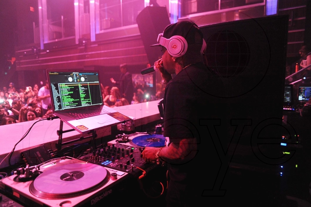 12-Jermaine Dupri DJing18