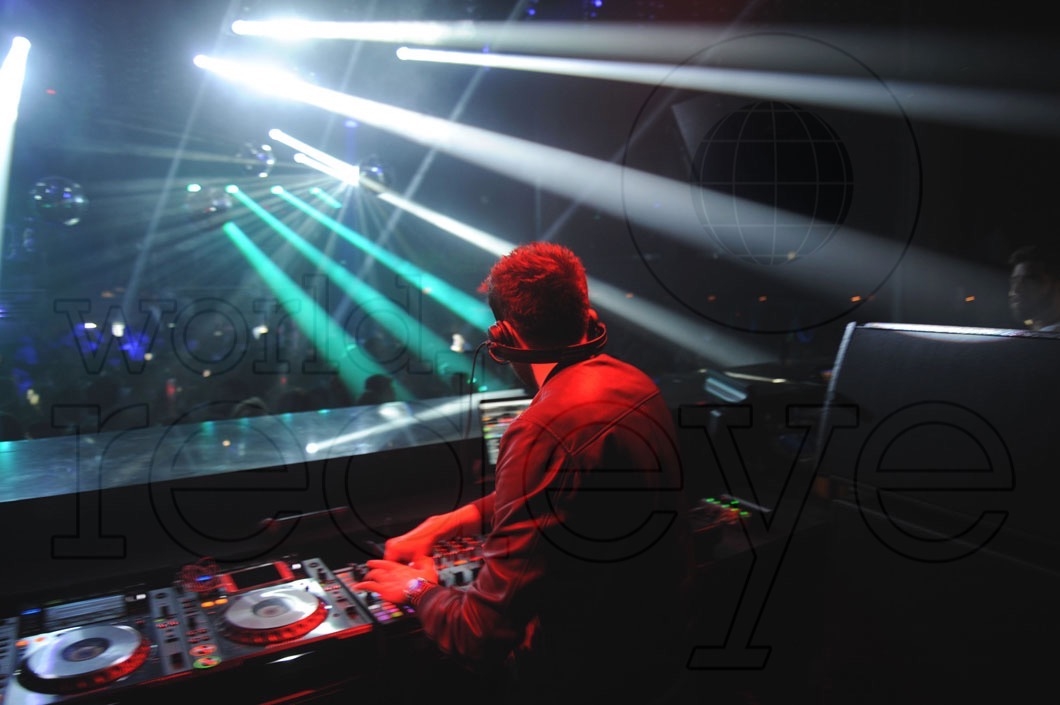 19-Gareth Emery djing 30