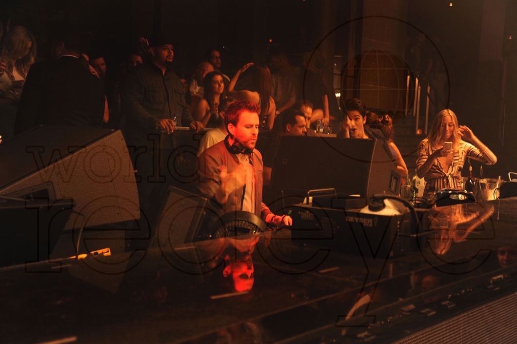 7-Gareth Emery djing 14