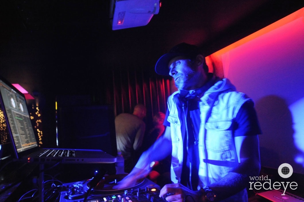 Aaron Colbert djing3