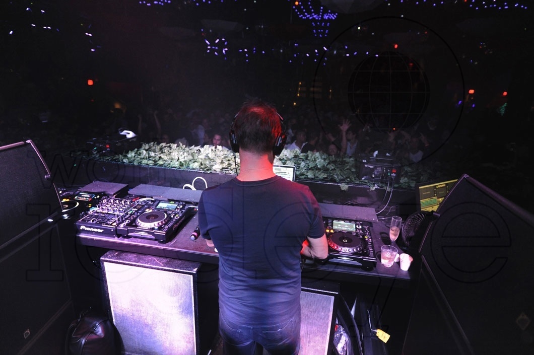 24-Pete Tong djing