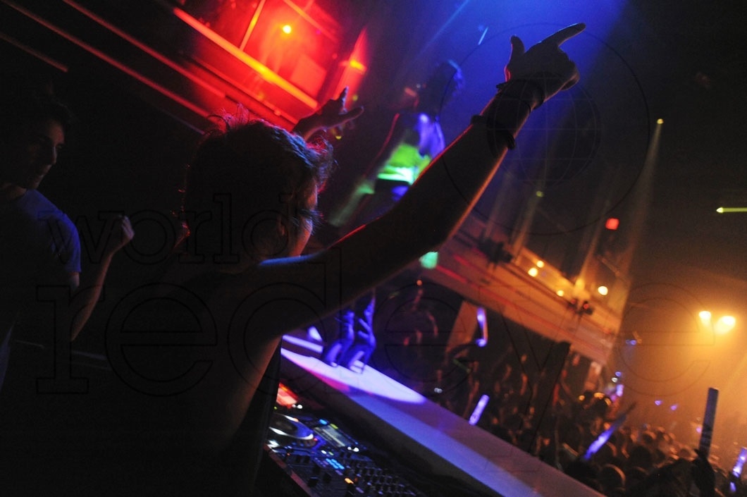 15-Danny Avila DJing8