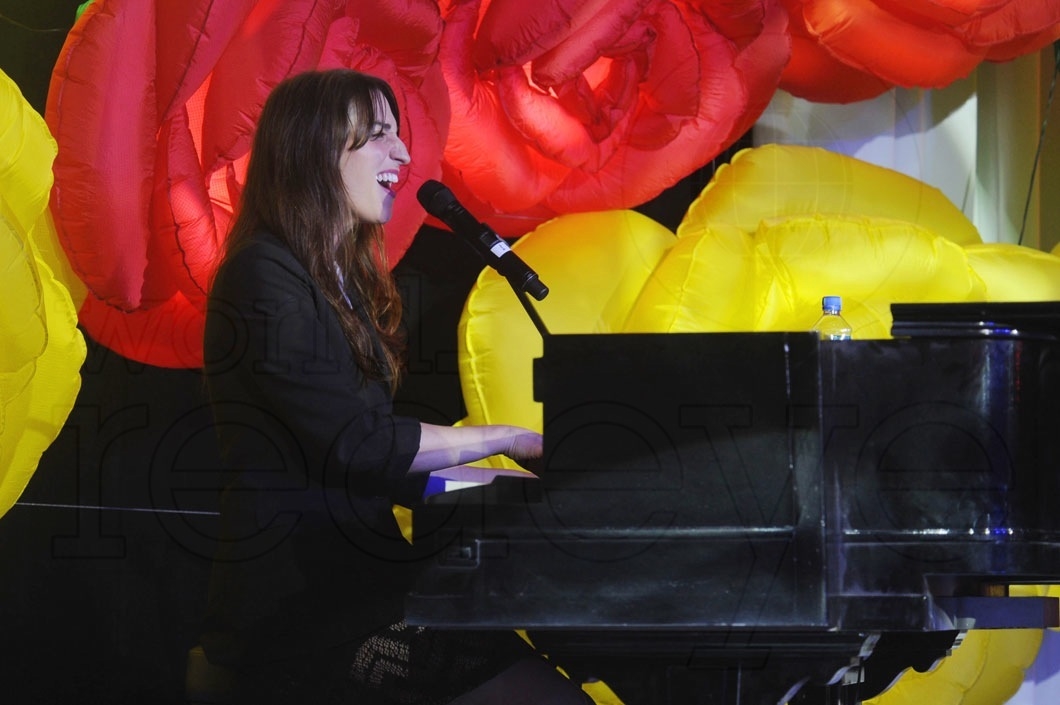 4.9-Sara Bareilles performing 6