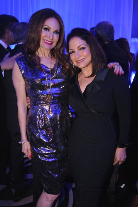 23-Tara Solomon & Gloria Estefan3_new