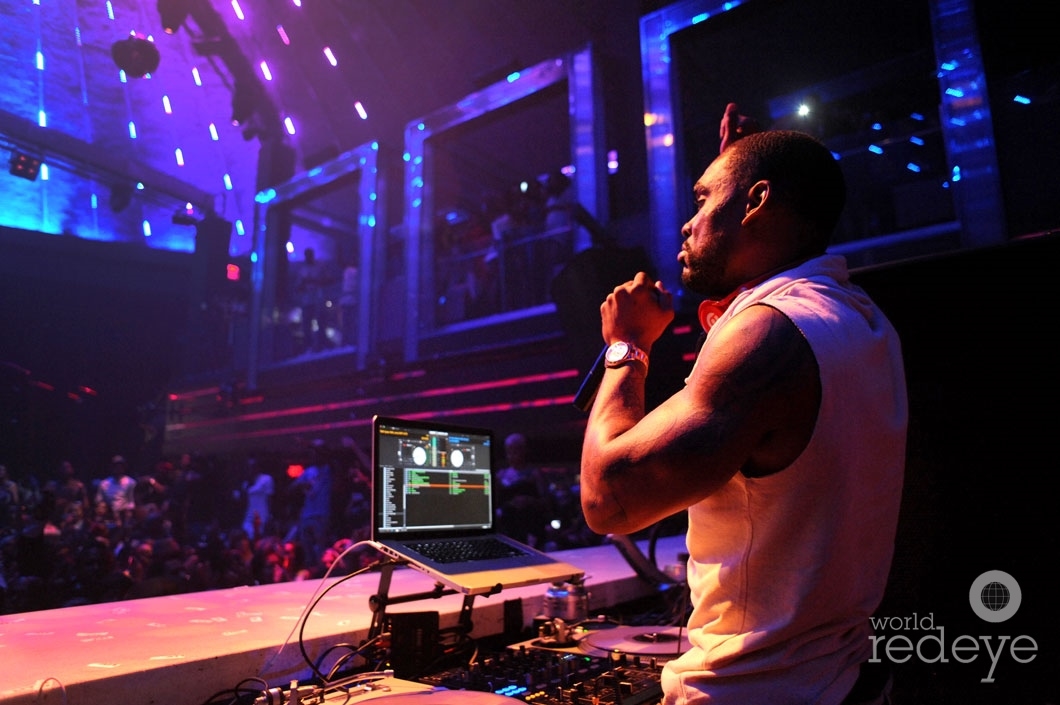 7-Stevie J DJing2_new