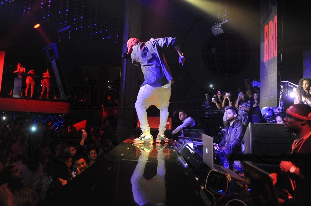 10-Chris Brown LIVE15