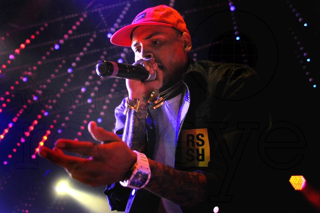 16-Chris Brown LIVE38