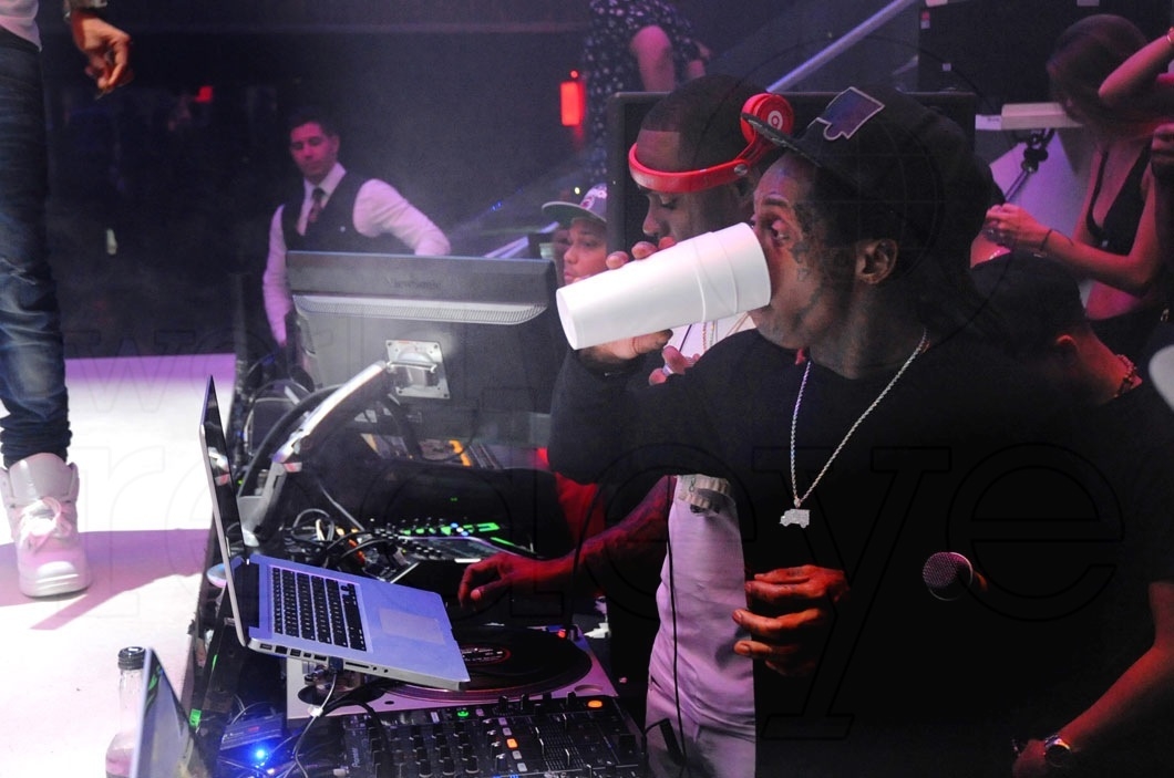 13-Stevie J & Lil Wayne DJing9