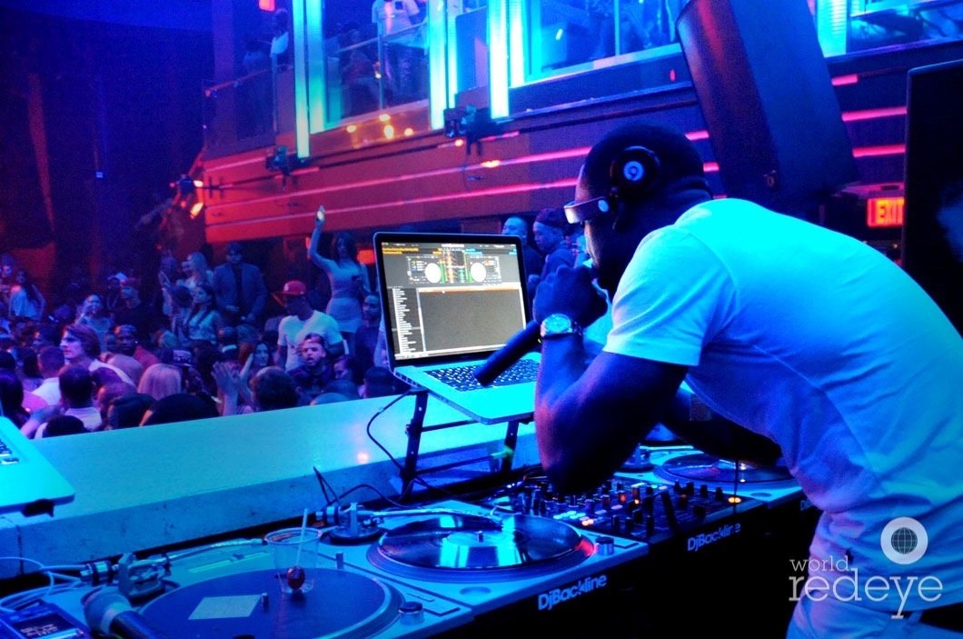 15-Stevie J DJing3