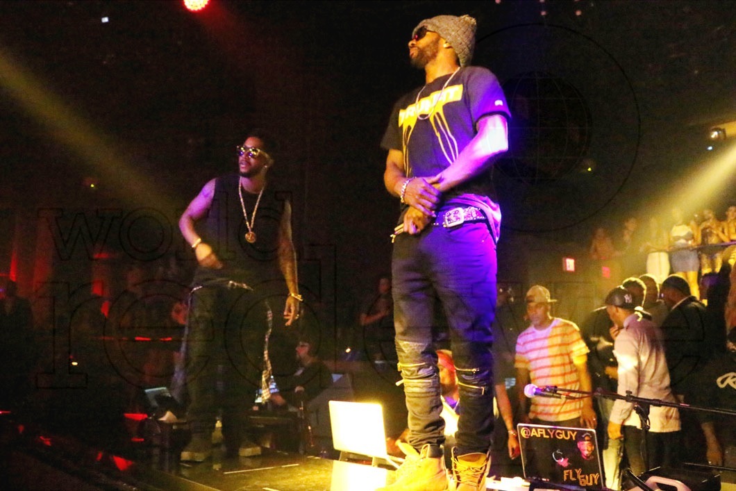 27-Omarion & Friend on stage18