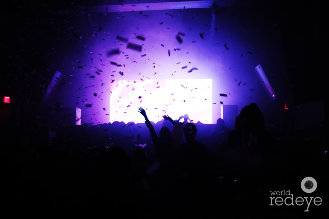 10-Atmosphere at LIV at Fontainebleau3