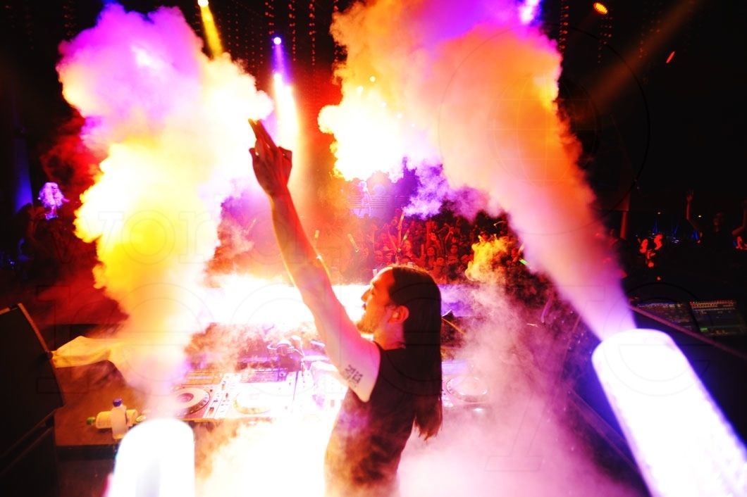 2-Steve Aoki djing 73